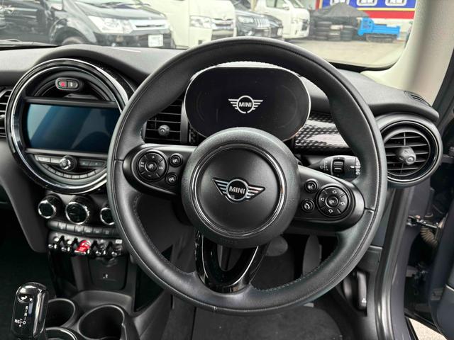 MINI クーパーSD クーパーSD(4名)17インチAW ナビ アダプティブクルーズ 前後ドラレコ BT ETC Bカメラ コーナーセンサー ヘッドアップディスプレイ LEDヘッドランプ オートライト スペアキー(24枚目)