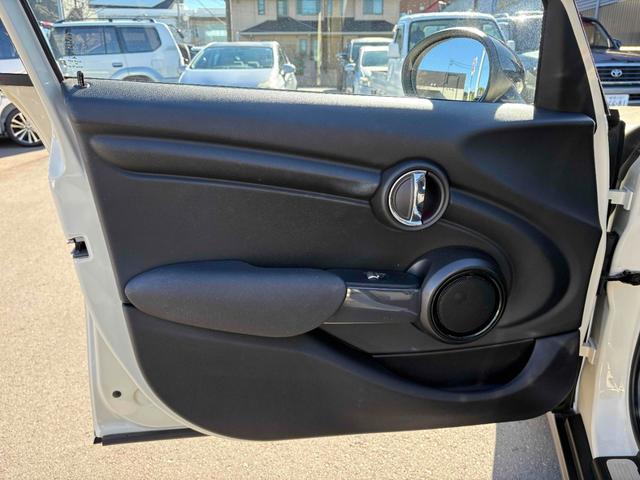 ＭＩＮＩ クーパー　ナビ　ＥＴＣ　Ｂカメラ　ＢＴ　Ｆ／Ｒドラレコ　コーナーセンサー　ＬＥＤヘッドランプ／フォグランプ　ユニオンジャックテール　純正１５インチＡＷ　スマートキー　アイドリングストップ　デュアルエアコン（46枚目）