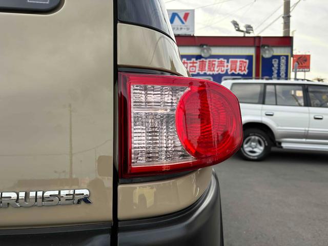 ＦＪクルーザー ベースグレード　社外１７インチＡＷ　サイドステップ　背面タイヤ　ナビ　ＴＶ　ＥＴＣ　Ｂカメラ　Ｂｌｕｅｔｏｏｔｈ　パーキングソナー　キーレス　ステアリングスイッチ（12枚目）
