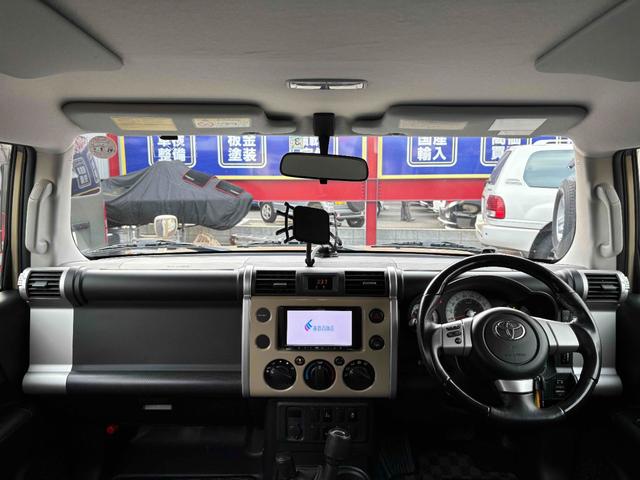 ＦＪクルーザー ベースグレード　社外１７インチＡＷ　サイドステップ　背面タイヤ　ナビ　ＴＶ　ＥＴＣ　Ｂカメラ　Ｂｌｕｅｔｏｏｔｈ　パーキングソナー　キーレス　ステアリングスイッチ（25枚目）