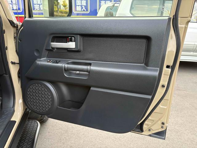 ＦＪクルーザー ベースグレード　社外１７インチＡＷ　サイドステップ　背面タイヤ　ナビ　ＴＶ　ＥＴＣ　Ｂカメラ　Ｂｌｕｅｔｏｏｔｈ　パーキングソナー　キーレス　ステアリングスイッチ（46枚目）