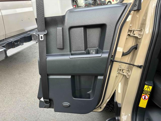 ＦＪクルーザー ベースグレード　社外１７インチＡＷ　サイドステップ　背面タイヤ　ナビ　ＴＶ　ＥＴＣ　Ｂカメラ　Ｂｌｕｅｔｏｏｔｈ　パーキングソナー　キーレス　ステアリングスイッチ（47枚目）