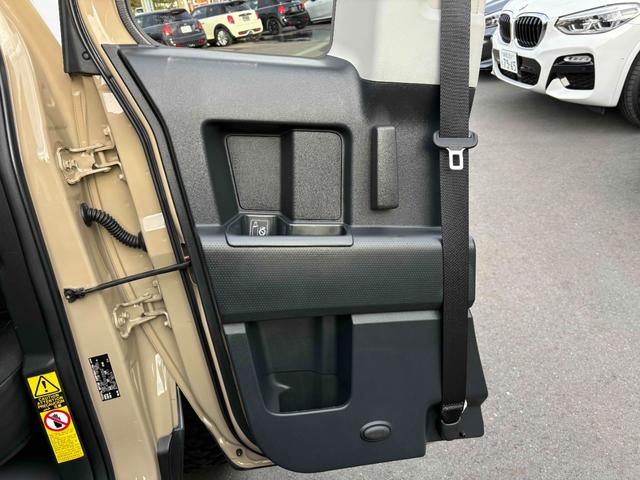 ＦＪクルーザー ベースグレード　社外１７インチＡＷ　サイドステップ　背面タイヤ　ナビ　ＴＶ　ＥＴＣ　Ｂカメラ　Ｂｌｕｅｔｏｏｔｈ　パーキングソナー　キーレス　ステアリングスイッチ（48枚目）