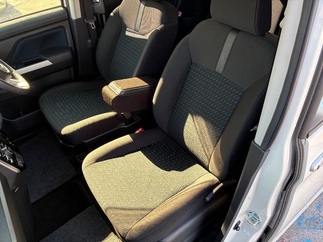 ルーミー カスタムＧ　スマートキー　プッシュスタート　純正ナビ　ＴＶ　バックカメラ　アラウンドビューモニター　ステアリングスイッチ　クルコン　ドラレコ　両側パワースライドドア　スマートアシスト　純正１４インチＡＷ（14枚目）