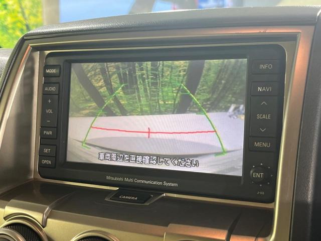 Ｇ　ナビパッケージ　純正ナビ　バックカメラ　禁煙車　電動スライドドア　ＨＩＤヘッドライト　クルコン　オートライト　オートエアコン　パドルシフト　革巻きステアリング　ステアリングスイッチ　キーレス　プライバシーガラス(4枚目)