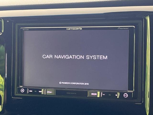 Ｇ・ターボパッケージ　ＳＤナビ　衝突軽減　禁煙車　ＥＴＣ　スマートキー　ＨＩＤヘッドライト　クルコン　オートライト　革巻きステアリング　パドルシフト　オートエアコン　１４インチアルミ　フォグライト　地デジ　盗難防止装置(3枚目)