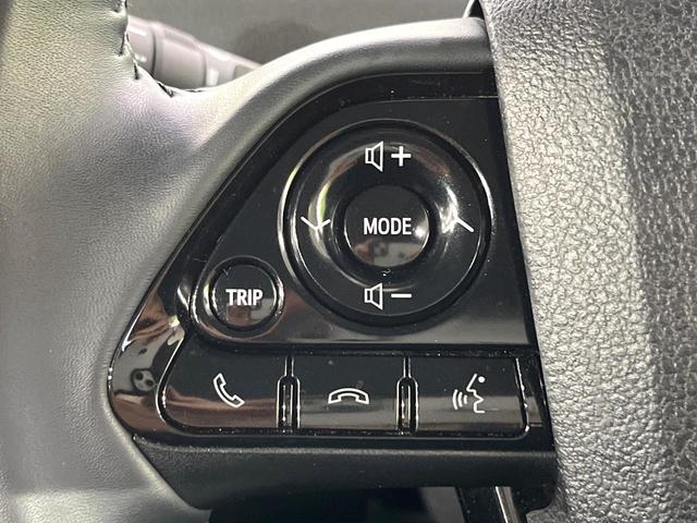 プリウス Ｓ　後期型　禁煙車　セーフティセンス　ナビ機能付純正８型ディスプレイオーディオ　バックカメラ　ＡＣ１００Ｖ電源　オートエアコン　ＬＥＤライト　オートハイビーム　ＥＴＣ　レーダークルーズコントロール（21枚目）