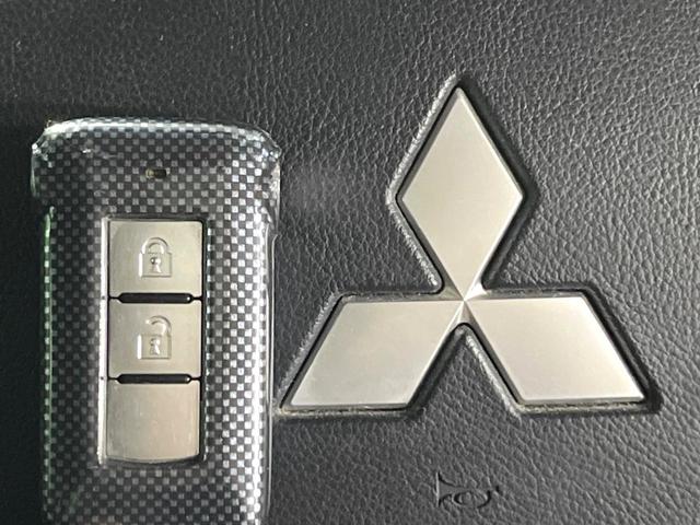 デリカＤ：５ Ｇ　パワーパッケージ　４ＷＤ　禁煙車　フリップダウンモニター　純正ナビ　バックカメラ　両側電動スライド　ＥＴＣ　ＨＩＤライト　オートライト　パドルシフト　スマートキー　クルーズコントロール　横滑り防止装置（31枚目）