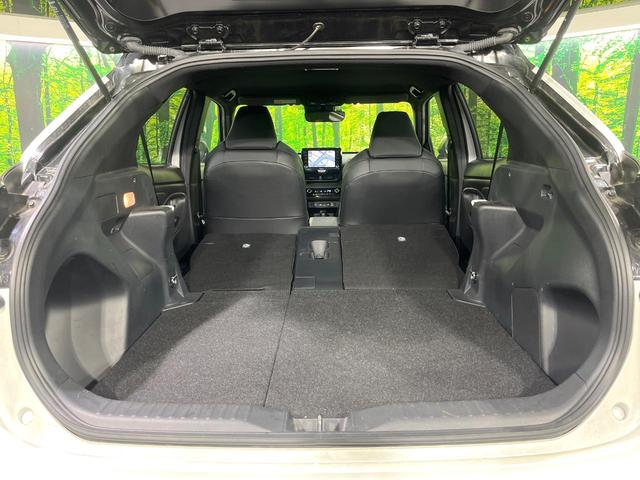 ヤリスクロス ハイブリッド　ＧＲスポーツ　禁煙車　セーフティセンス　純正ディスプレイオーディオ　全周囲カメラ　電動パーキングブレーキ　ＬＥＤライト　オートハイビーム　オートエアコン　ステアリングヒーター　レーダークルーズコントロール　ＥＴＣ（10枚目）
