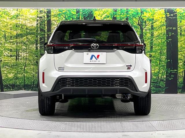 ヤリスクロス ハイブリッド　ＧＲスポーツ　禁煙車　セーフティセンス　純正ディスプレイオーディオ　全周囲カメラ　電動パーキングブレーキ　ＬＥＤライト　オートハイビーム　オートエアコン　ステアリングヒーター　レーダークルーズコントロール　ＥＴＣ（15枚目）
