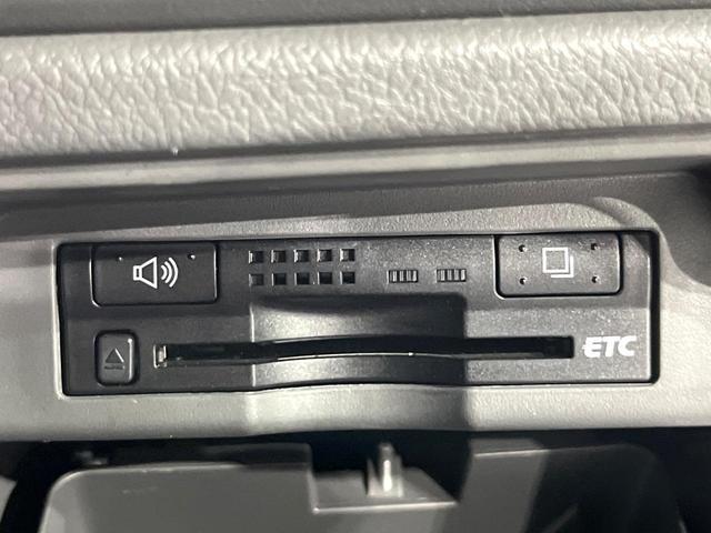 ノア Ｘ　スマートエディション　禁煙車　純正ナビ　バックカメラ　両側電動スライド　デュアルオートエアコン　ＨＩＤライト　オートライト　ＥＴＣ　スマートキー　ステアリングスイッチ　ウィンカーミラー　純正アルミホイール（7枚目）