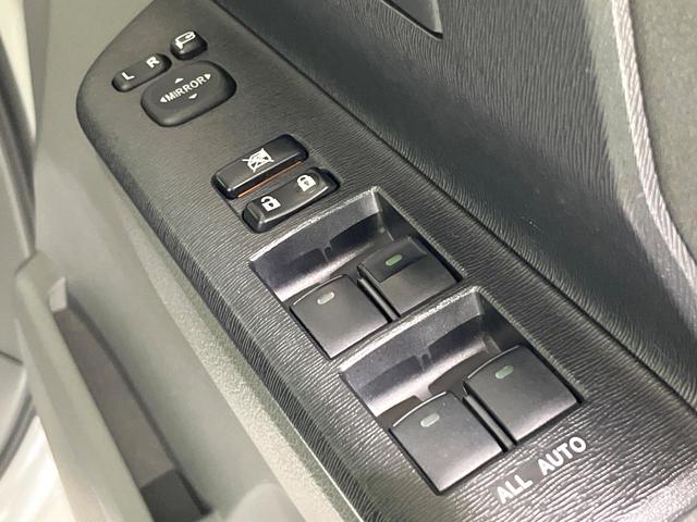 ノア Ｘ　スマートエディション　禁煙車　純正ナビ　バックカメラ　両側電動スライド　デュアルオートエアコン　ＨＩＤライト　オートライト　ＥＴＣ　スマートキー　ステアリングスイッチ　ウィンカーミラー　純正アルミホイール（24枚目）
