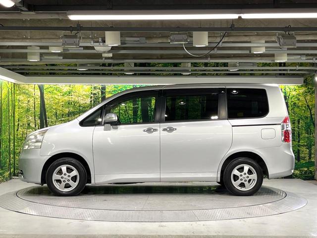 ノア Ｘ　スマートエディション　禁煙車　純正ナビ　バックカメラ　両側電動スライド　デュアルオートエアコン　ＨＩＤライト　オートライト　ＥＴＣ　スマートキー　ステアリングスイッチ　ウィンカーミラー　純正アルミホイール（37枚目）