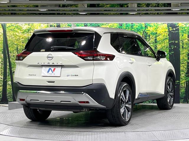 エクストレイル Ｇ　ｅ－４ＯＲＣＥ　４ＷＤ　プロパイロット　衝突軽減　純正１２．３型ナビ　全周囲カメラ　シートヒーター　デジタルインナーミラー　電動パーキングブレーキ　ＡＣ１００Ｖ電源　電動リアゲート　純正１９インチＡＷ　ＢＳＭ　ＥＴＣ（17枚目）