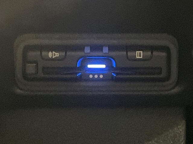 Ｎ－ＢＯＸカスタム コーディネートスタイル　禁煙車　ホンダセンシング　純正８型ナビ　バックカメラ　両側電動スライド　アダプティブクルーズ　シートヒーター　ＬＥＤヘッド＆フォグ　オートハイビーム　スマートキー　オートエアコン　車線逸脱警報（7枚目）