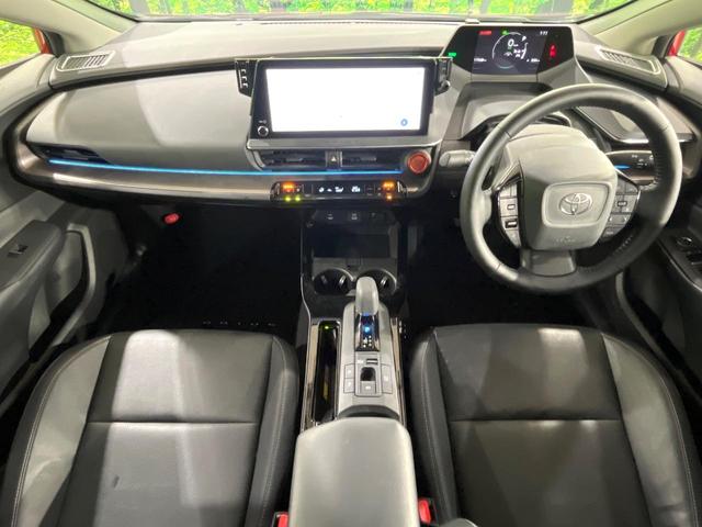 プリウス Ｚ　禁煙車　衝突軽減装置　純正１２．３型ＤＡ　パノラミックビューモニター　ブラインドスポットモニター　レーダークルーズ　シートベンチレーション　パワーシート　ステアリングヒーター　パワーバックドア（2枚目）