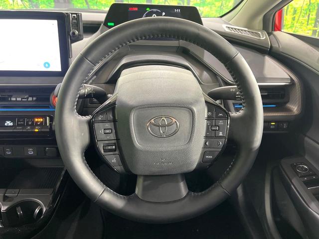 プリウス Ｚ　禁煙車　衝突軽減装置　純正１２．３型ＤＡ　パノラミックビューモニター　ブラインドスポットモニター　レーダークルーズ　シートベンチレーション　パワーシート　ステアリングヒーター　パワーバックドア（8枚目）