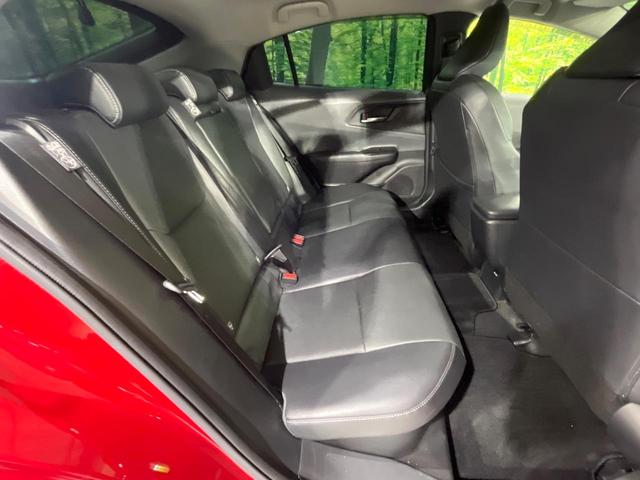 プリウス Ｚ　禁煙車　衝突軽減装置　純正１２．３型ＤＡ　パノラミックビューモニター　ブラインドスポットモニター　レーダークルーズ　シートベンチレーション　パワーシート　ステアリングヒーター　パワーバックドア（10枚目）