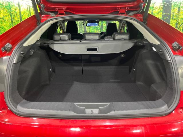 プリウス Ｚ　禁煙車　衝突軽減装置　純正１２．３型ＤＡ　パノラミックビューモニター　ブラインドスポットモニター　レーダークルーズ　シートベンチレーション　パワーシート　ステアリングヒーター　パワーバックドア（11枚目）