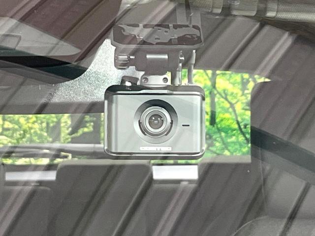 ヴェゼル ｅ：ＨＥＶ　Ｚ　禁煙車　ホンダセンシング　純正９型ナビ　バックカメラ　電動リアゲート　シーケンシャルターンＬＥＤランプ　シートヒーター　ステアリングヒーター　電動パーキングブレーキ　レーンアシスト　パドルシフト（40枚目）