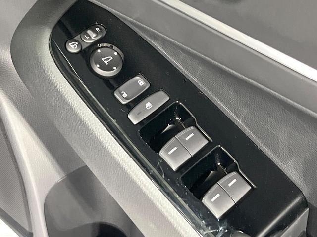 ヴェゼル ｅ：ＨＥＶ　Ｚ　禁煙車　ホンダセンシング　純正９型ナビ　バックカメラ　電動リアゲート　シーケンシャルターンＬＥＤランプ　シートヒーター　ステアリングヒーター　電動パーキングブレーキ　レーンアシスト　パドルシフト（50枚目）