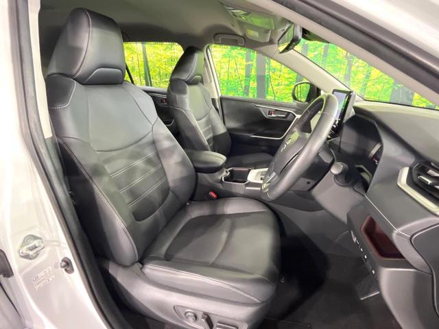 ＲＡＶ４ Ｇ　禁煙車　セーフティセンス　純正１０．５型ナビ　全周囲カメラ　シートエアコン　デジタルインナーミラー　電動リアゲート　ＢＳＭ　レーダークルーズ　ＬＥＤライト　オートハイビーム　ＥＴＣ　パワーシート（8枚目）