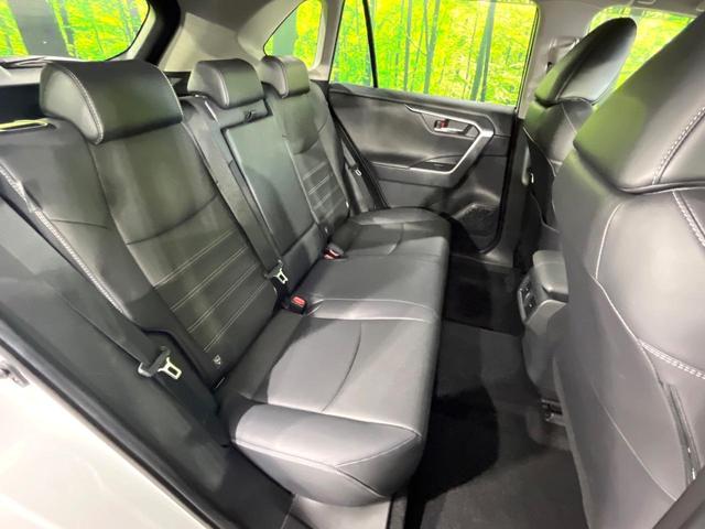 ＲＡＶ４ Ｇ　禁煙車　セーフティセンス　純正１０．５型ナビ　全周囲カメラ　シートエアコン　デジタルインナーミラー　電動リアゲート　ＢＳＭ　レーダークルーズ　ＬＥＤライト　オートハイビーム　ＥＴＣ　パワーシート（9枚目）