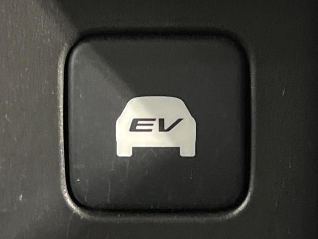 オデッセイハイブリッド ｅ：ＨＥＶアブソルート・ＥＸ　禁煙　ホンダセンシング　純正１０型ナビ　全周囲カメラ　フリップダウンモニター　両側電動スライド　パワーシート　電動リアゲート　ＡＣ１００Ｖ　コーナーセンサー　電動パーキングブレーキ　リアオートエアコン（66枚目）