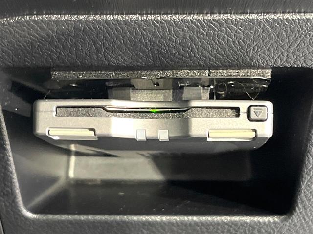 ヴィッツ ジュエラ　純正ナビ　バックカメラ　ＥＴＣ　スマートキー　プッシュスタート　電動格納ミラー　ウィンカーミラー　シートリフター　ステアリングスイッチ（5枚目）