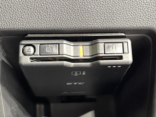 ムーヴキャンバス ＧホワイトアクセントＶＳ　ＳＡＩＩＩ　禁煙車　特別仕様車　衝突軽減　純正ナビ　全周囲カメラ　Ｂｌｕｅｔｏｏｔｈ再生　両側電動スライド　シートヒーター　ＬＥＤライト　オートハイビーム　オートエアコン　スマートキー　ＥＴＣ　横滑り防止装置（7枚目）
