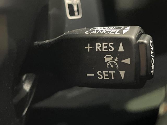 ＲＣ ＲＣ３００ｈ　禁煙車　プリクラッシュ　レーダークルーズコントロール　純正ナビ　バックカメラ　シートヒーター　ステアリングヒーター　パドルシフト　ＥＴＣ　パワーシート　ＬＥＤライト　オートライト　オートエアコン（6枚目）