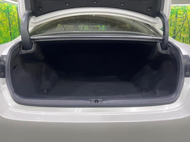 ＲＣ ＲＣ３００ｈ　禁煙車　プリクラッシュ　レーダークルーズコントロール　純正ナビ　バックカメラ　シートヒーター　ステアリングヒーター　パドルシフト　ＥＴＣ　パワーシート　ＬＥＤライト　オートライト　オートエアコン（10枚目）