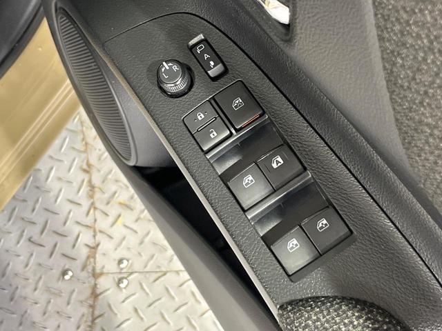シエンタ G グランパー 禁煙車 セーフティセンス 純正ナビ 全周囲カメラ 両側電動スライド オートエアコン オートハイビーム コーナーセンサー 車線逸脱警報 スマートキー USB端子 シートリフター ドラレコ(45枚目)