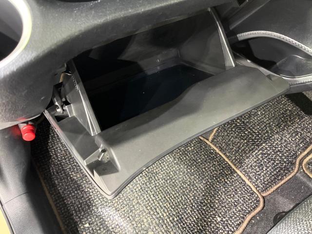 シエンタ G グランパー 禁煙車 セーフティセンス 純正ナビ 全周囲カメラ 両側電動スライド オートエアコン オートハイビーム コーナーセンサー 車線逸脱警報 スマートキー USB端子 シートリフター ドラレコ(50枚目)