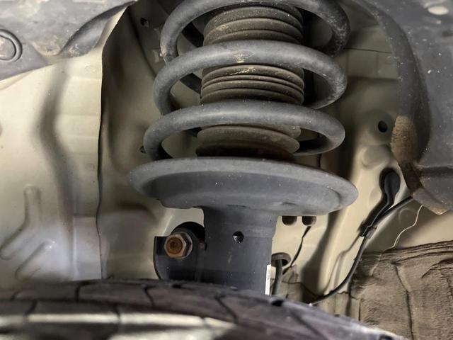 シエンタ G グランパー 禁煙車 セーフティセンス 純正ナビ 全周囲カメラ 両側電動スライド オートエアコン オートハイビーム コーナーセンサー 車線逸脱警報 スマートキー USB端子 シートリフター ドラレコ(53枚目)
