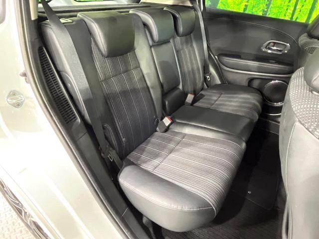 ヴェゼル ハイブリッドZ 禁煙車 衝突軽減装置 純正ナビ バックカメラ 前席シートヒーター パドルシフト ETC 電動パーキングブレーキ LEDライト オートライト オートエアコン シートリフター スマートキー 純正17AW(9枚目)