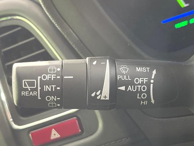 ヴェゼル ハイブリッドZ 禁煙車 衝突軽減装置 純正ナビ バックカメラ 前席シートヒーター パドルシフト ETC 電動パーキングブレーキ LEDライト オートライト オートエアコン シートリフター スマートキー 純正17AW(30枚目)