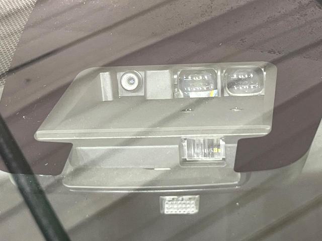 ヴォクシー ZS 煌 禁煙車 セーフティセンス メモリーナビ バックカメラ フリップダウンモニター 両側電動スライド 車線逸脱警報 LEDライト オートハイビーム 純正16インチアルミホイール スマートキー(3枚目)