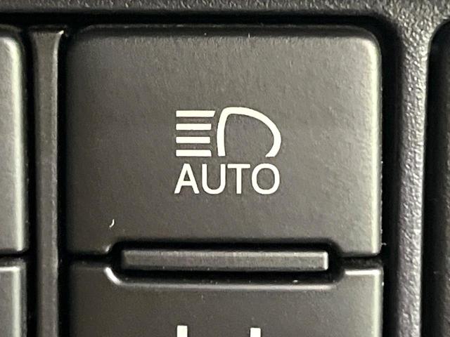 ヴォクシー ZS 煌 禁煙車 セーフティセンス メモリーナビ バックカメラ フリップダウンモニター 両側電動スライド 車線逸脱警報 LEDライト オートハイビーム 純正16インチアルミホイール スマートキー(23枚目)