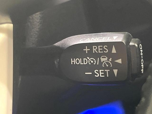 プリウス Sセーフティプラス 禁煙車 衝突軽減装置 純正9型ナビ バックカメラ レーダークルーズ ETC LEDヘッド&フォグ オートハイビーム オートエアコン クリアランスソナー ステアリングスイッチ 車線逸脱警報(6枚目)