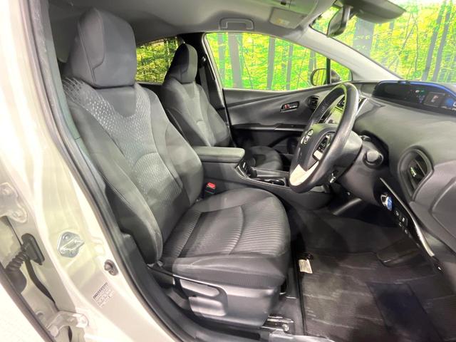 プリウス Sセーフティプラス 禁煙車 衝突軽減装置 純正9型ナビ バックカメラ レーダークルーズ ETC LEDヘッド&フォグ オートハイビーム オートエアコン クリアランスソナー ステアリングスイッチ 車線逸脱警報(9枚目)