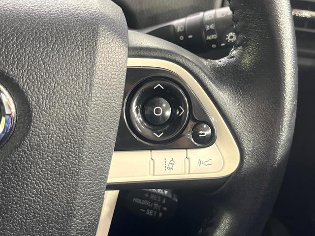 プリウス Sセーフティプラス 禁煙車 衝突軽減装置 純正9型ナビ バックカメラ レーダークルーズ ETC LEDヘッド&フォグ オートハイビーム オートエアコン クリアランスソナー ステアリングスイッチ 車線逸脱警報(38枚目)