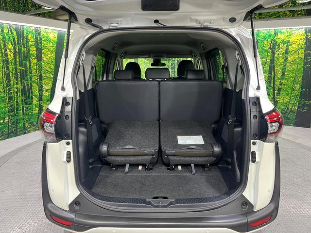 シエンタ G クエロ 両側電動ドア 純正SDナビ 全周囲カメラ 衝突被害軽減システム 禁煙車 スマートキー LEDヘッド ビルトインETC オートライト オートエアコン Bluetooth CD フルセグ LEDフォグ(11枚目)