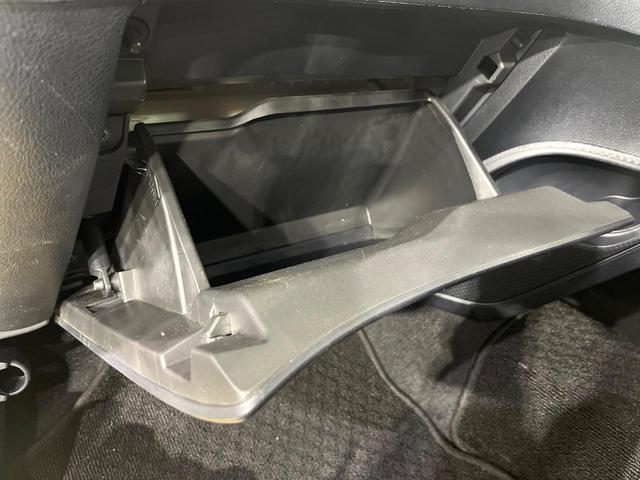 シエンタ G クエロ 両側電動ドア 純正SDナビ 全周囲カメラ 衝突被害軽減システム 禁煙車 スマートキー LEDヘッド ビルトインETC オートライト オートエアコン Bluetooth CD フルセグ LEDフォグ(34枚目)