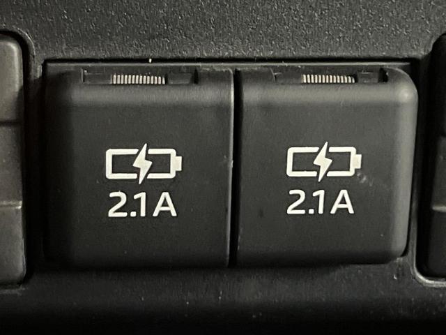 シエンタ G クエロ 両側電動ドア 純正SDナビ 全周囲カメラ 衝突被害軽減システム 禁煙車 スマートキー LEDヘッド ビルトインETC オートライト オートエアコン Bluetooth CD フルセグ LEDフォグ(54枚目)