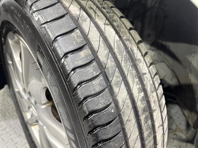 シエンタ G クエロ 両側電動ドア 純正SDナビ 全周囲カメラ 衝突被害軽減システム 禁煙車 スマートキー LEDヘッド ビルトインETC オートライト オートエアコン Bluetooth CD フルセグ LEDフォグ(61枚目)