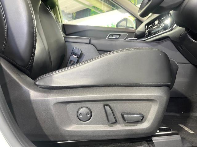 エクストレイル Ｇ　ｅ－４ＯＲＣＥ　４ＷＤ　１２．３型ナビ　全周囲カメラ　衝突被害軽減システム　レーダークルーズ　電動リアゲート　レザーシート　ドラレコ　スマートキー　ＬＥＤヘッド　ビルトインＥＴＣ　オートライト　デュアルエアコン（24枚目）