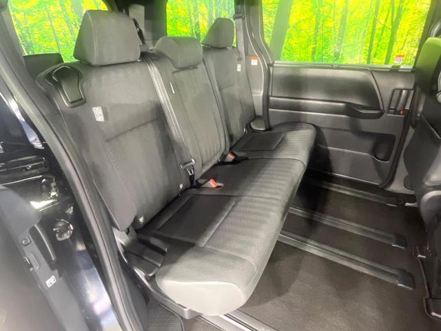 ヴォクシー ハイブリッドS-G 禁煙車 セーフティセンス 純正10.5インチナビ バックカメラ 両側電動スライド ETC オートハイビーム LEDライト オートエアコン 電動パーキングブレーキ 純正16インチAW(9枚目)