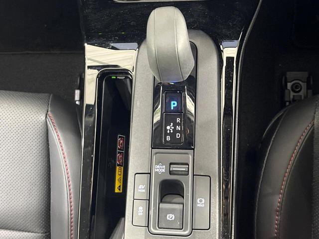 プリウス Ｚ　禁煙車　セーフティセンス　純正１２．３型ナビ　全周囲カメラ　シートエアコン　ブラインドスポットモニター　パークアシスト　ＡＣ１００Ｖ電源　パワーシート　電動リアゲート　オートハイビーム　ＬＥＤライト（30枚目）