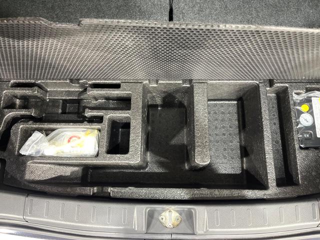 ソリオバンディット アイドリングストップ 禁煙車 メモリーナビ Bluetooth再生 地デジ 両側電動スライド オートエアコン スマートキー プッシュスタート 革巻きステアリング ウィンカーミラー シートリフター 電動格納ミラー(33枚目)